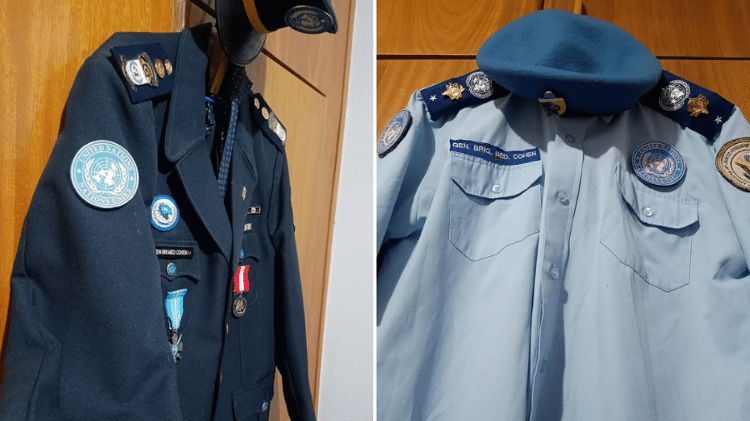 Fardas encontradas pela Polícia Civil de Goiás na casa de Roberto Cohen Fardas encontradas pela Polícia Civil de Goiás na casa de Roberto Cohen