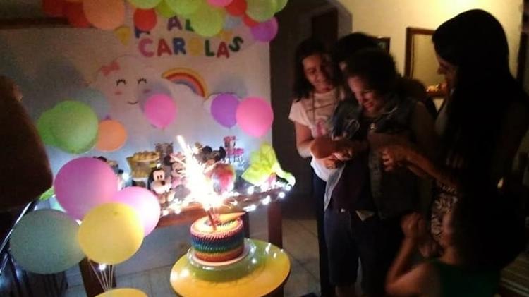 Última festa de aniversário de Carola, em fevereiro, teve o arco-íris como tema - Arquivo Pessol - Arquivo Pessol