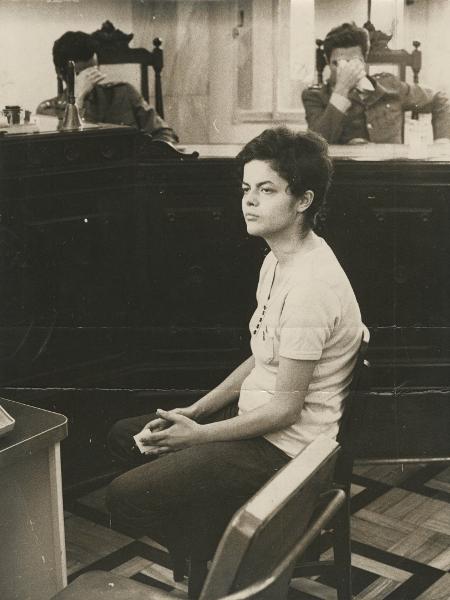 Dilma Rousseff, presa política em 1970, durante interrogatório na Auditoria Militar do Rio de Janeiro Dilma Rousseff, presa política em 1970, durante interrogatório na Auditoria Militar do Rio de Janeiro