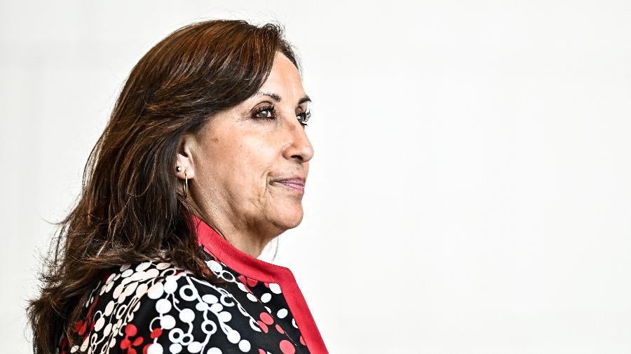 Dina Boluarte é a primeira presidente mulher do Peru - Lillian Suwanrumpha/Pool via REUTERS
