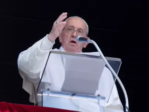 'Mulheres estão começando a mandar no Vaticano', diz Papa