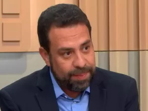 Polícia vai investigar uso de linguagem neutra no hino em ato de Boulos