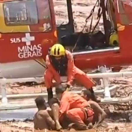 Momento em que sargento Welerson Filgueiros (capacete amarelo) fez resgate em Brumadinho