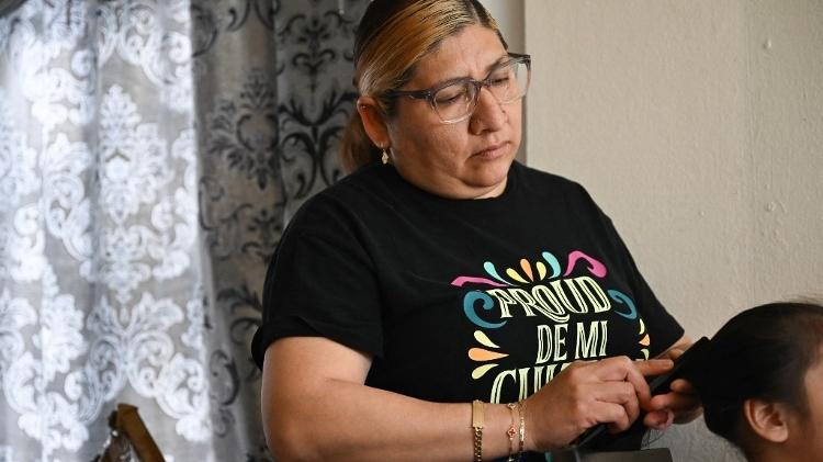 Rosalba Hernandez passou a viver constantemente com medo desde a posse de Donald Trump Rosalba Hernandez passou a viver constantemente com medo desde a posse de Donald Trump