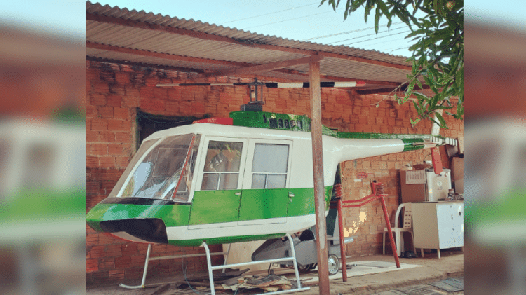 Réplica de helicóptero construída por Geraldo Araújo também está exposta na Casa Avião
