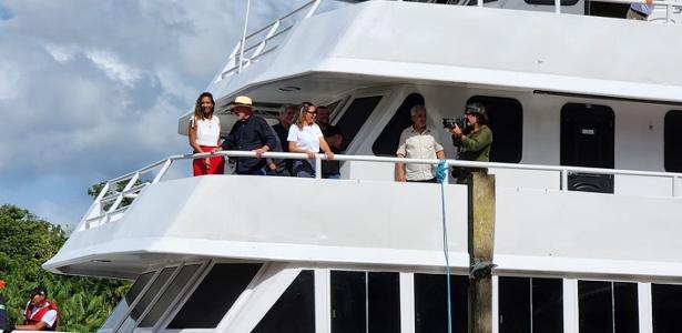 Lula debulha açaí e Janja dança carimbó em comunidade quilombola no Pará