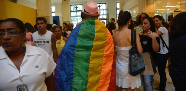 4.jan.2017 - Manifestação contra homofobia no CCBB, após casal de lésbicas denunciar ter sido vítima preconceito - Fernando Frazão/Agência Brasil