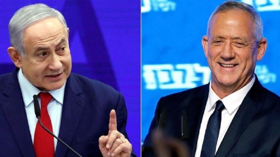 Benjamin Netanyahu (esq) e seu rival, Benny Gantz (dir) - Reuters