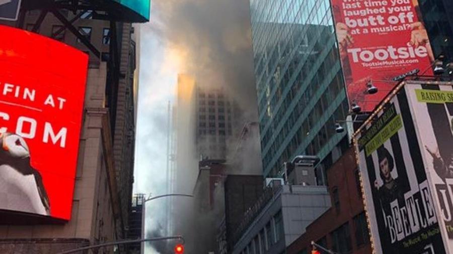 Incêndio deixou três feridos em um prédio na Times Square, em Nova York - Divulgação/Corpo de Bombeiros de Nova York