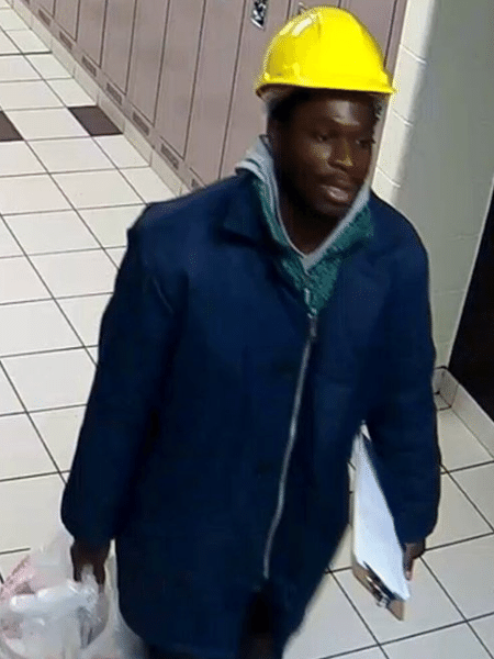 Polícia de Toronto divulga imagem de suspeito de atacar pessoas com balde de cocô - Reprodução