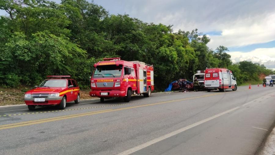 Cinco pessoas morrem em acidente na BR-251, no norte de Minas - Perfil News