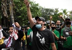 Contra fase vermelha, manifestantes protestam em frente à casa de Doria - Ronaldo Silva/Estadão Conteúdo