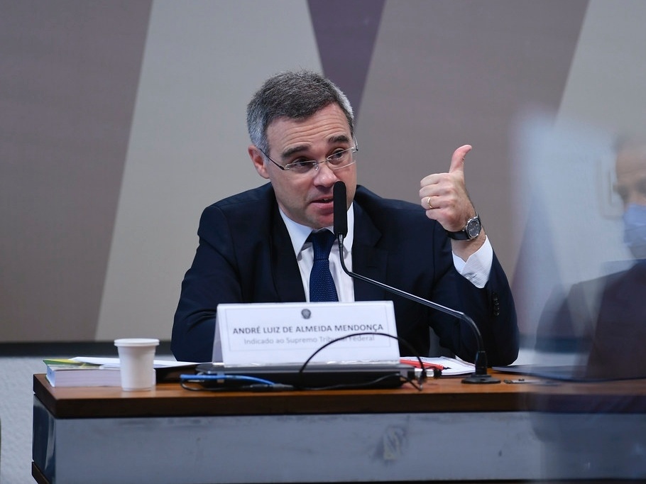 Mendonça se equilibra para agradar Bolsonaro, Congresso e STF na sabatina