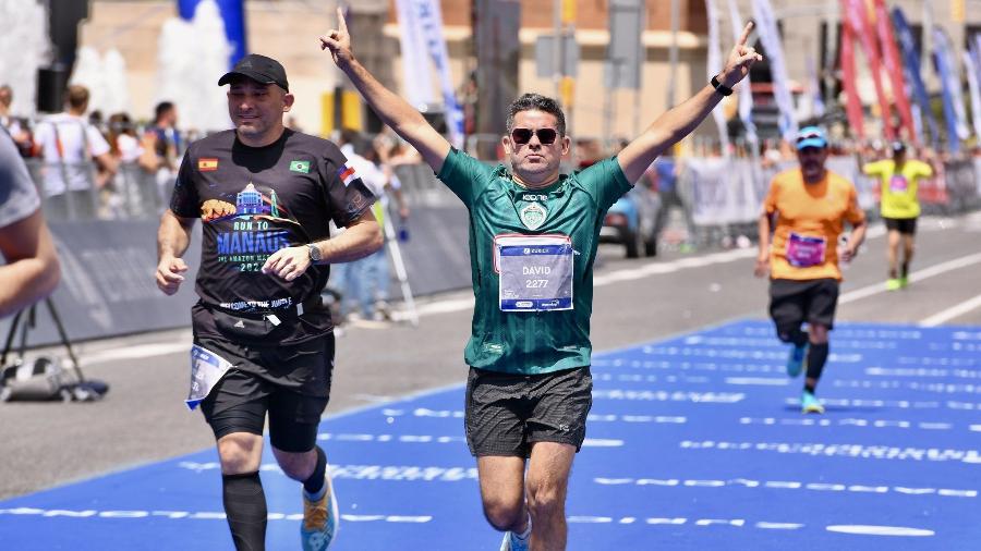 Prefeito de Manaus, David Almeida (Avante), participou de maratona em Barcelona no último domingo (8) - Dhyeizo Lemos/Semcom