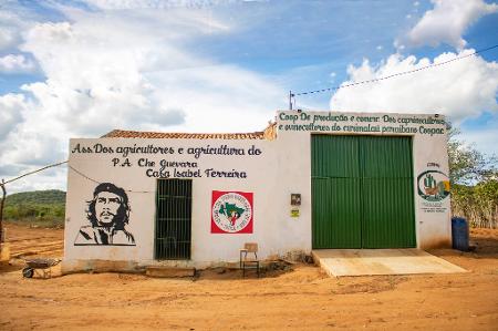 Prédio da Coopac (Cooperativa de Produção e Comercialização dos Caprinocultores e Ovinocultores do Curimataú Paraibano)