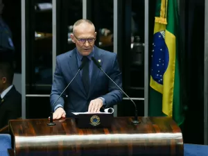 Único senador do PT a votar contra veto de Lula a 'saidinha' foi delegado
