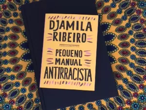 'Pequeno manual antirracista' está com 41% OFF; confira o que diz quem leu