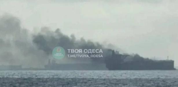 Bombardeios de drones russos contra navios civis no Mar Negro deixam um morto
