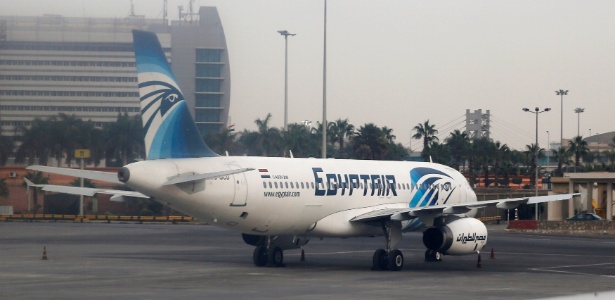 Imagem de arquivo de avião da EgyptAir no aeroporto internacional do Cairo, Egito - Amr Abdallah Dalsh/ Reuters