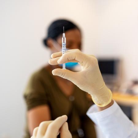 75% disseram que se sentem seguros com o aumento na taxa de imunização - Luis Alvarez/Getty Images