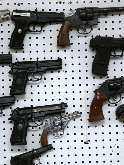 Quantidade de armas de fogo nas mãos de civis ultrapassa a