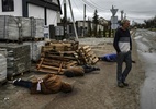 Corpos são encontrados em rua de Bucha, perto de Kiev, na Ucrânia - Ronaldo Schemidt/AFP