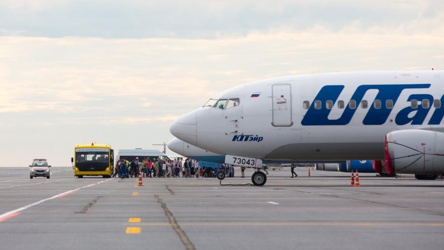 Segundo testemunhas que estavam no local, o técnico de aeronaves não notou que as hélices do avião estavam em funcionamento - Reprodução/86 RU