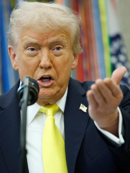 15.out.2025 -  O presidente dos EUA, Donald Trump, discursa durante uma coletiva de imprensa no Salão Oval da Casa Branca