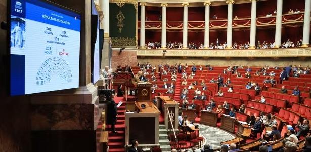 França revoga em definitivo leis que regulamentavam escravidão e debate reparações