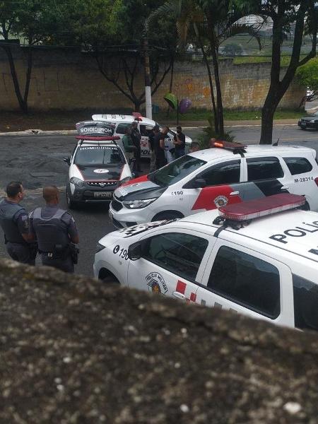 Policiais militares durante operação que encontrou corpo de mulher decapitada em São Paulo - Reprodução