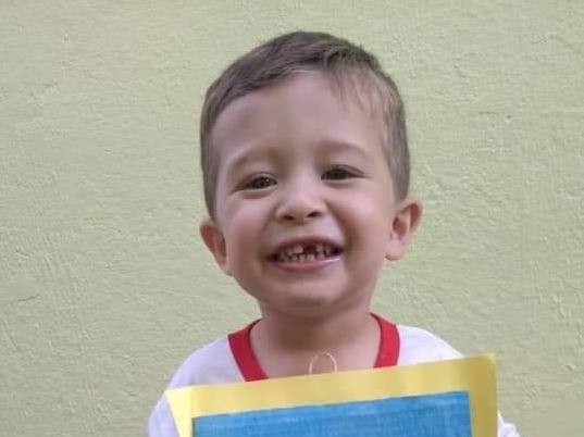 Criança de 3 anos morre de covid-19 enquanto aguardava leito de UTI em SP