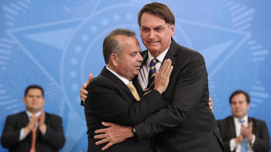 O ministro Rogério Marinho (à esq.), do Desenvolvimento Regional, abriu a lista e também já se filiou ao PL - Marcos Corrêa/PR