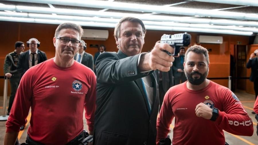 Sob Bolsonaro, 1 milhão de armas a mais são registradas no país