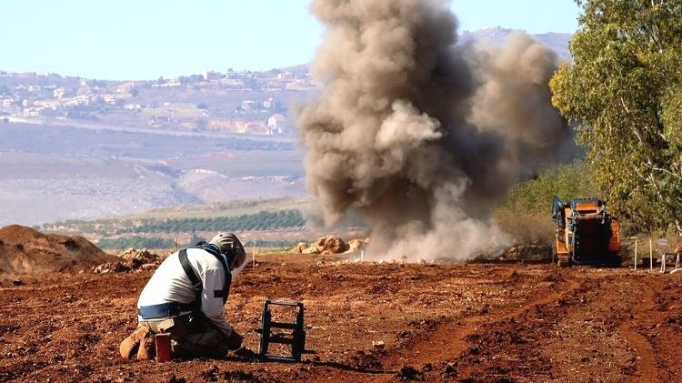 New technologies like 'rubble crusher' that detonate mines inside help disable landmines - BBC - BBC