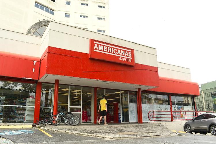 Foto da fachada de uma loja Americanas Express 