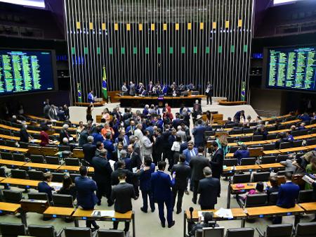 Plenário da Câmara dos Deputados durante votação relativa ao arcabouço fiscal - 17.mai.2023 - Ton Molina/Estadão Conteúdo