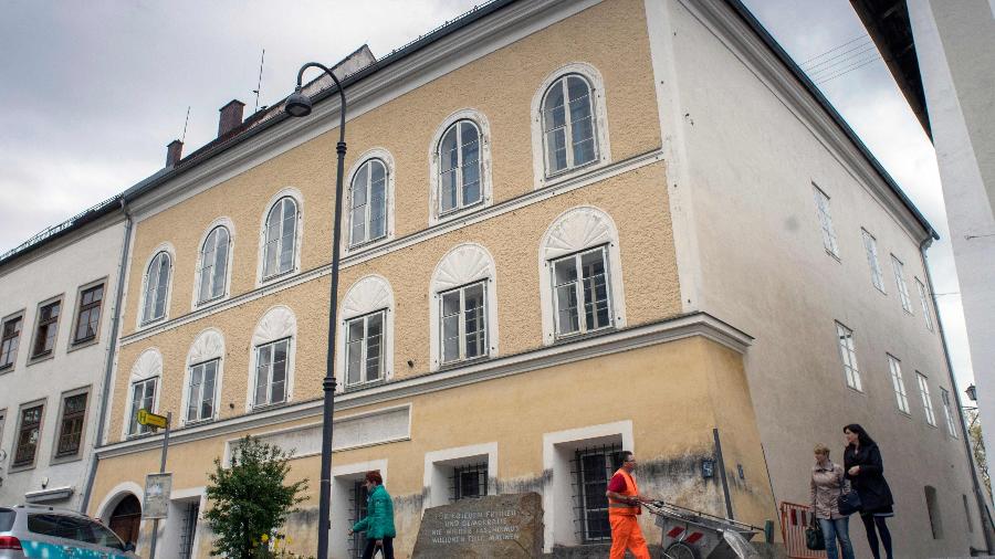 A casa onde Adolf Hitler nasceu, em Braunau Am Inn, na Áustria