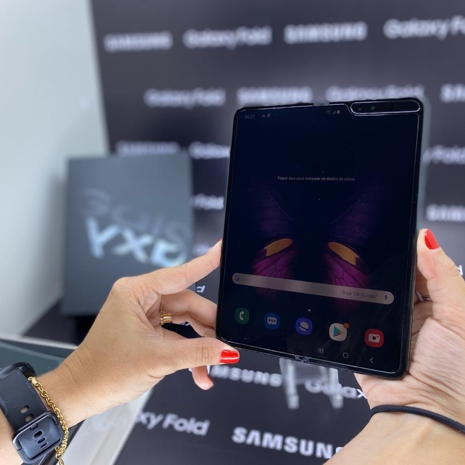 Samsung apresenta o Galaxy Fold, celular dobrável e com 6 câmeras