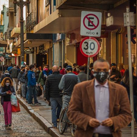 Lojas de ruas e shoppings podem fechar com bandeira preta - Pedro Antonio Heinrich/Agência Freelancer/Estadão Conteúdo