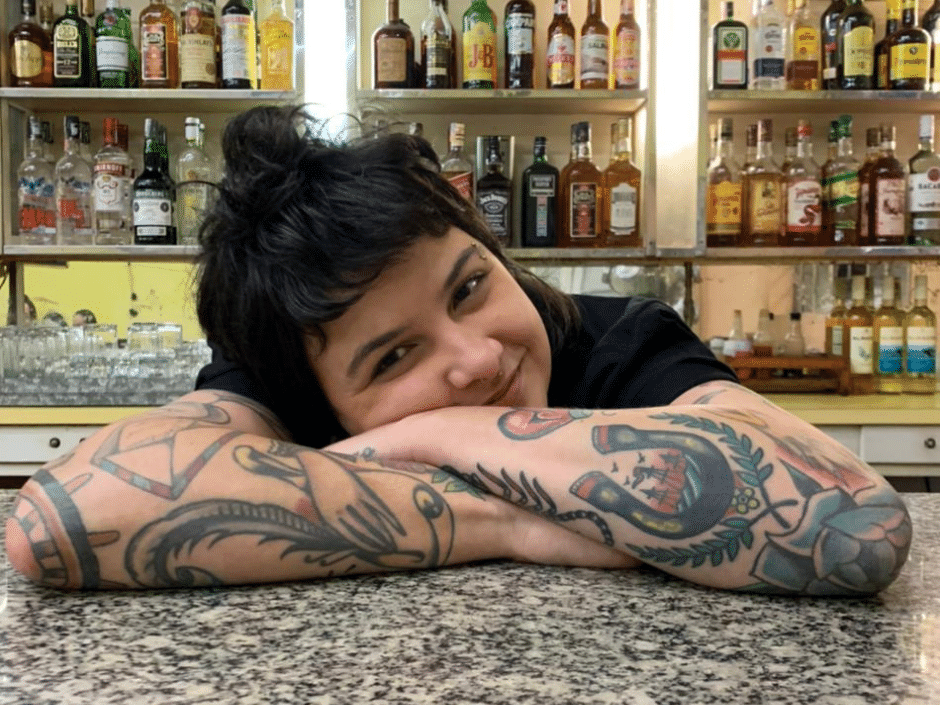 Dona de bar anti-Bolsonaro em Curitiba diz que prefire 'falir a servir fascista'