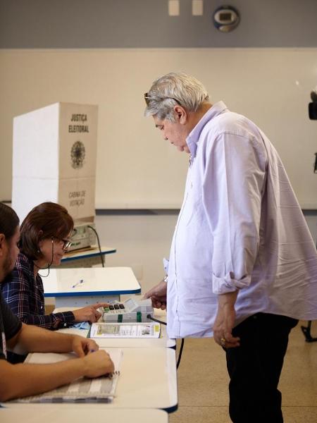 6.out.2024: Candidato José Luiz Datena (PSDB) em local de votação