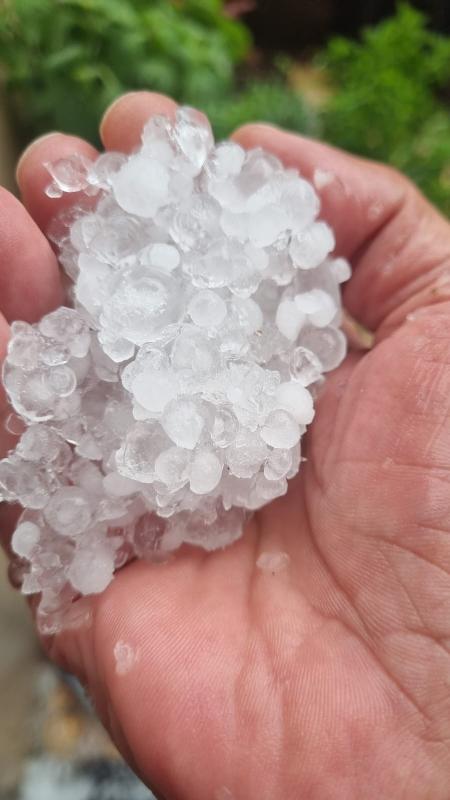 Chuva de granizo atinge cidade de São Caetano