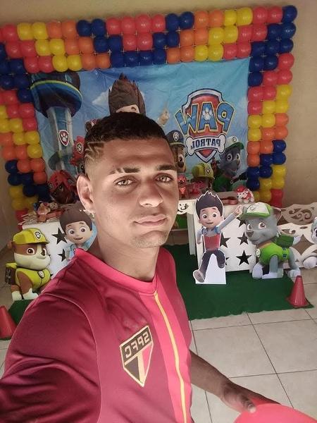 Gabriel Junior Oliveira Alves da Silva, 22, morreu baleado na cabeça em uma abordagem da Polícia Militar em 1º abril em Piracicaba (SP) Gabriel Junior Oliveira Alves da Silva, 22, morreu baleado na cabeça em uma abordagem da Polícia Militar em 1º abril em Piracicaba (SP)