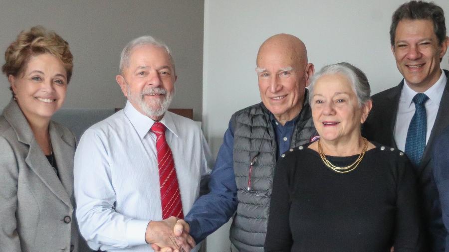 Sebastião Salgado e sua mulher, Lélia, com Lula, Dilma e Haddad Sebastião Salgado e sua mulher, Lélia, com Lula, Dilma e Haddad