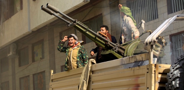 Rebeldes huthis sofreram revezes neste domingo no Iêmen - MOHAMMED HUWAIS/AFP