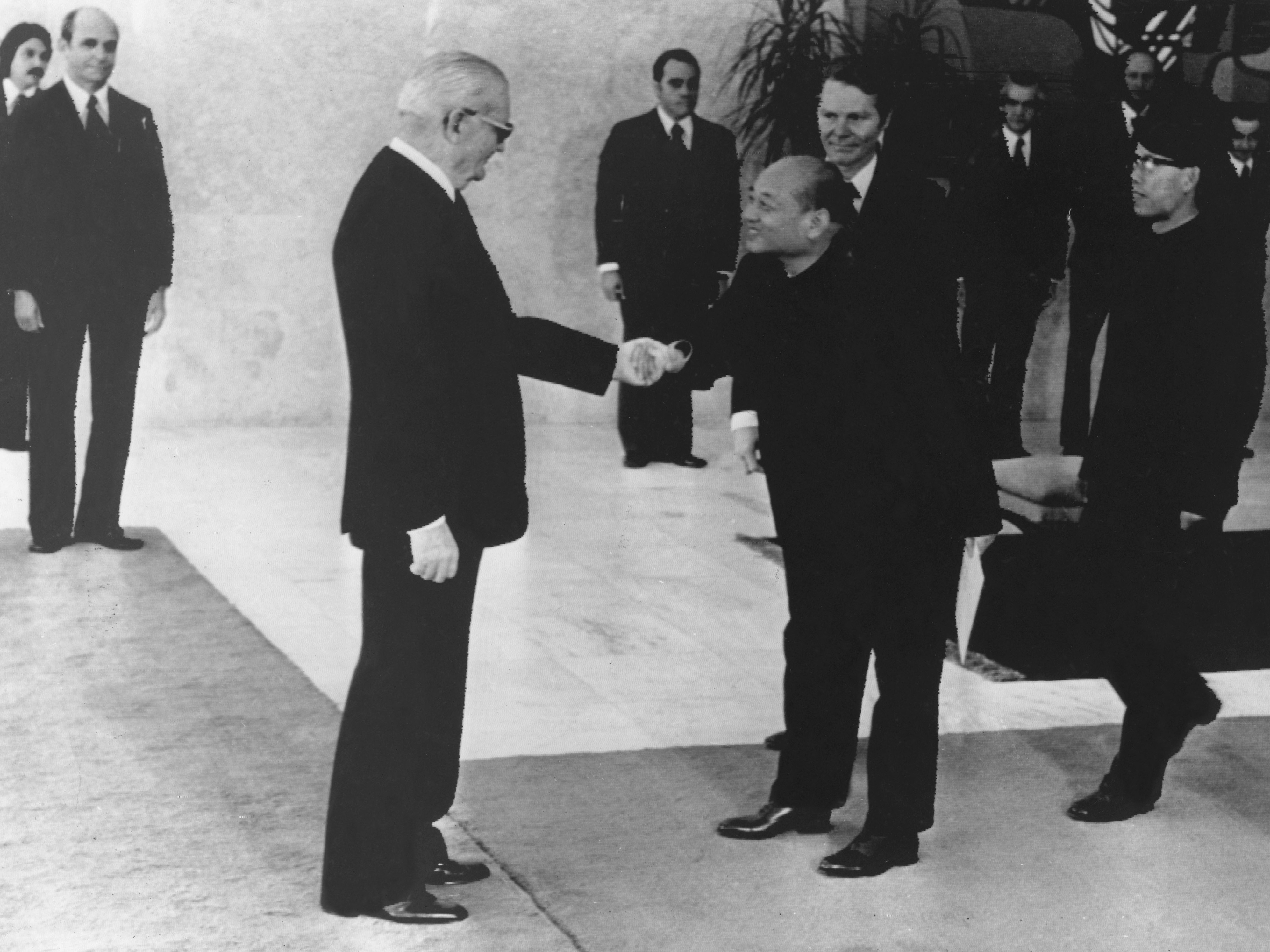 A diplomacia deve "saber se renovar"