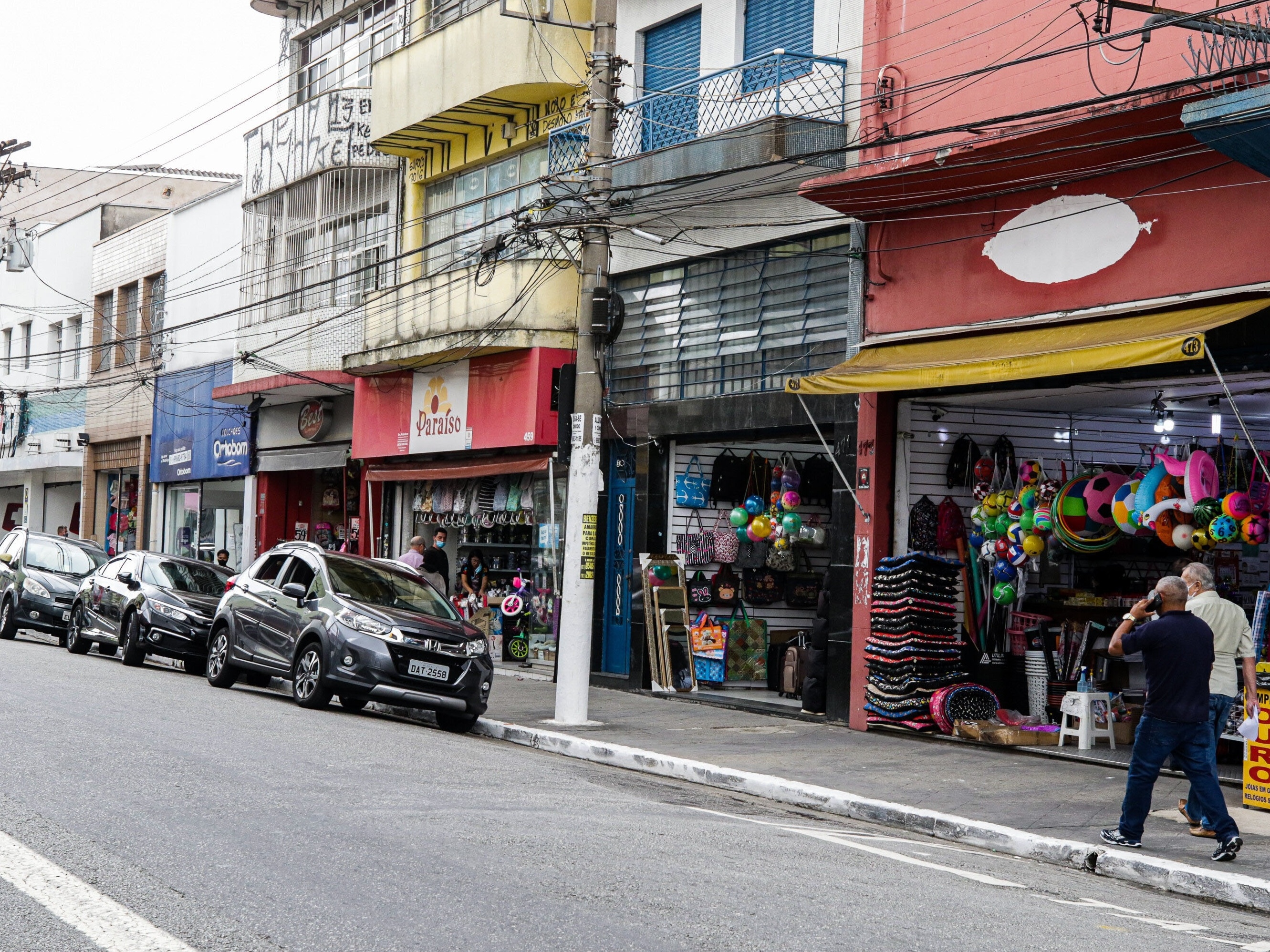 Em São Paulo, salões, barbearias e academias permanecem fechados