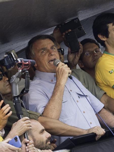 Jair Bolsonaro (sem partido) discursa na Avenida Paulista, em São Paulo - Bruno Rocha/Enquadrar/Estadão Conteúdo