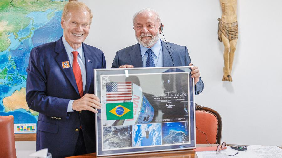 Bill Nelson, administrador da Nasa, ao lado do presidente do Brasil, Luiz Inácio Lula da Silva - Presidência do Brasil/Divulgação via Reuters