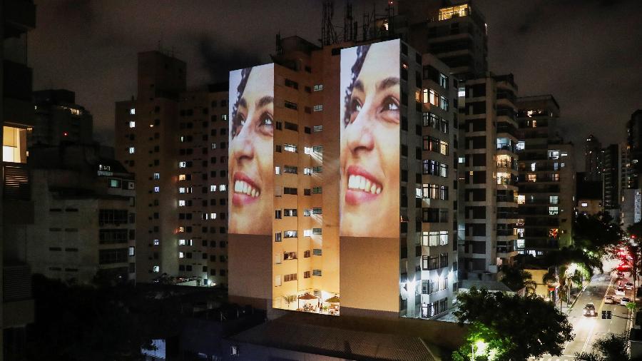 Projeções em São Paulo homenageiam a ex-vereadora do Rio Marielle Franco, assassinada em 2018